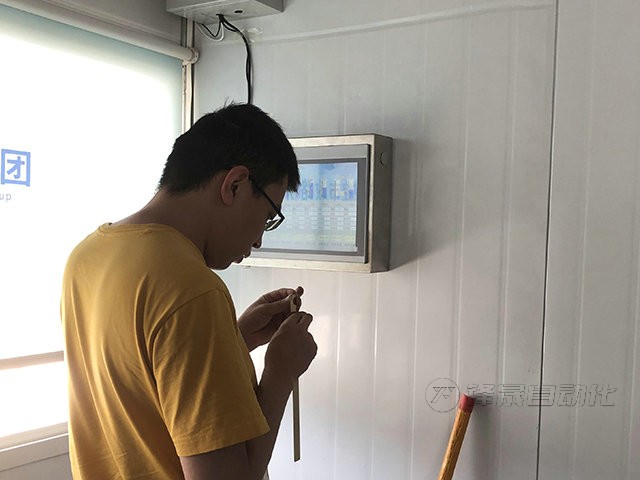 10個(gè)粉料倉(cāng)的攪拌站用哪種料位計(jì)測(cè)量系統(tǒng)？